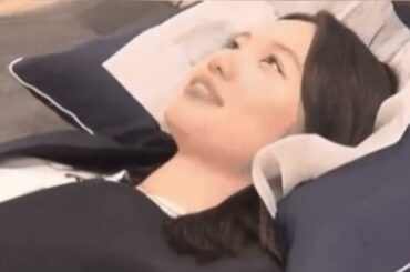 ベッドに寝そべり舐めるように撮られるテレ東:田中瞳