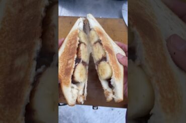雪山でチョコバナナホットサンドをつくる Making the chocolate banana hot sandwiches. #shorts #easelartstudio