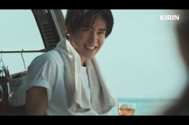 目黒蓮、中条あやみが爽やかにサーフィン！　ヒゲダンの新曲を起用した「キリン 午後の紅茶」夏の新CM