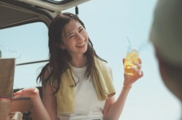 キリン　午後の紅茶　涼しそうな日時計篇　３０秒