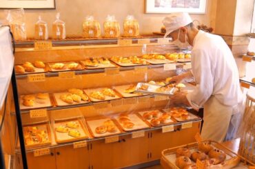 老舗パン屋さんに並ぶ、昔から変わらないパンの味。毎日を彩る街のパン屋さん４選｜Amazing Skills of Japanese Bakers