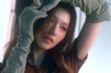 PRADA × SANA　ミューズと描く真夏の白昼夢