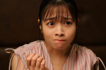 橋本環奈、絶品サムギョプサルに悶絶！？CMメイキング&インタビューで“焼肉愛”を語る　牛角新CM「やるな！牛角」篇
