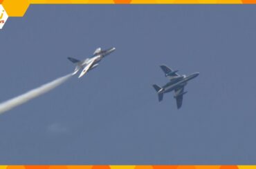 「めっちゃ速い」日本三景・天橋立の上空にブルーインパルス登場　約7万人から歓声　京都・宮津市