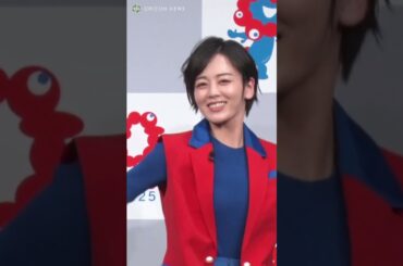 ミャクミャクと一緒に「ミャクミャクぽん」ダンスを披露した伊原六花 #伊原六花 #ミャクミャク #shorts