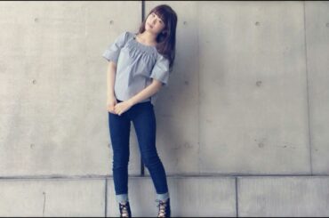 【お土産を渡して一言対決】次は彼と旅行に行きたいアイドル二人