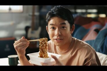 仲野太賀、「あの頃の自分に言ってあげたい」（明星 一平ちゃん夜店の焼そば 新CM メイキング）