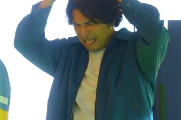 木村昴、照明に頭をぶつけるトラブル発生！カメラを見つけて「痛い」とおちゃめにアピール「コミックシーモア」新CM・メイキング