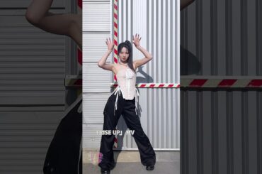 【NiziUアヤカ】8着の衣装で踊るRISE UP！#niziu #ayaka #riseup #shorts