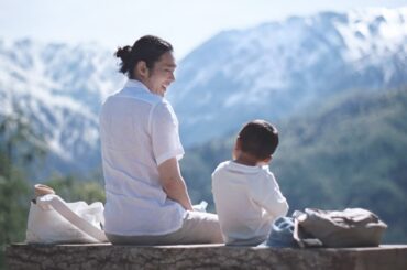 柄本佑と安藤サクラ夫妻が父親役とナレーションを担当！曲は「ハナミズキ」／「サントリー天然水」新CM（30＋60秒）