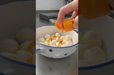 超簡単モッツァレラのラー油がけおつまみ Super easy mozzarella appetizer with chili oil that is really popular. #cooking