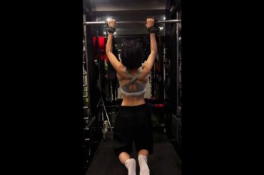 葵乃まみ（高井真実）さん、最近ショールームですら話題にならないので「筋トレ女子」ワード使うも全くバズらずネットニュースにも相手にされず…