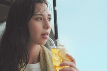 中条あやみ  キリン 午後の紅茶「涼しそうな日時計」篇 TVCM