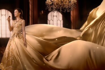 北川景子、ゴージャスな金のドレスを身にまとい大人の色気全開！？　森永ビスケット新CM「金の女神」篇