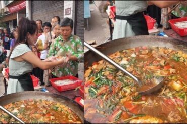 23/9Kind-Hearted Girl Cooking Free Meals with Love for Rural Elders