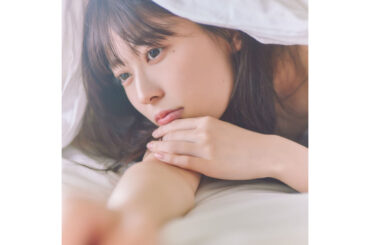 乃木坂46 岩本蓮加、1st写真集の裏表紙4種&秋元康の帯コメントが解禁 | ENTAME next