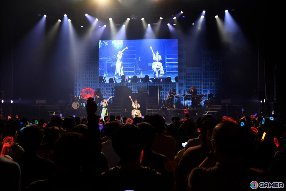 「STEINS;GATE 15th LIVE - ONE WORLD -」レポート!宮野真守さん、花澤香菜さん、今井麻美さんらラボメン声優陣がほぼ勢ぞろいして作中の名台詞を披露の画像