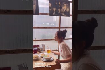 濱岸ひより 写真集発売まであと61日！餃子もぐもぐひよたん♪大好物の「餃子」Tシャツを着たひよたん♪地元福岡での撮影カットです！