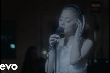 Ariana Grande - don’t wanna break up again (live version)