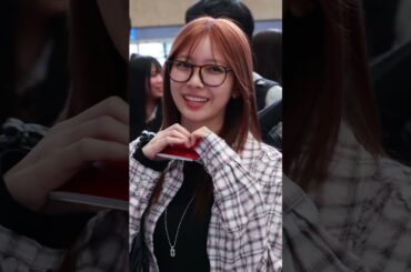 NiziU MAYUKA、「with U」を胸キュンさせる 妖精の可愛いポーズ #shorts