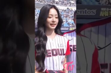#Twice Tzuyu ツウィ 始球式 / Tzuyu First pitch / #shorts