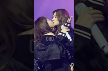 ついに口と口でキスしてしまったサナとナヨン【TWICE】#twice #sana #サナ #ナヨン #nayeon #momo #モモ #jihyo #ジヒョ