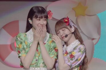 虹ヶ咲 7th Live : Moeka Koizumi (小泉萌香) is really happy to have Akari Kito (鬼頭明里) on her shoulder!