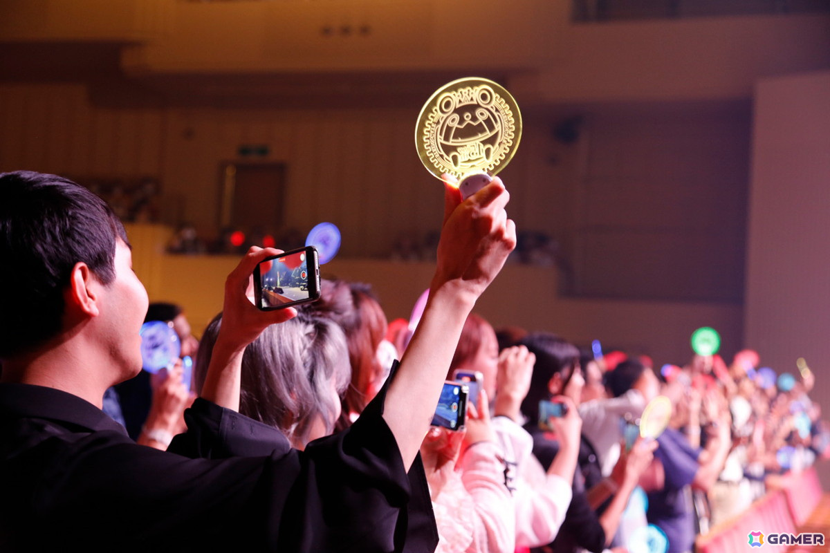 「STEINS;GATE 15th LIVE - ONE WORLD -」レポート!宮野真守さん、花澤香菜さん、今井麻美さんらラボメン声優陣がほぼ勢ぞろいして作中の名台詞を披露の画像