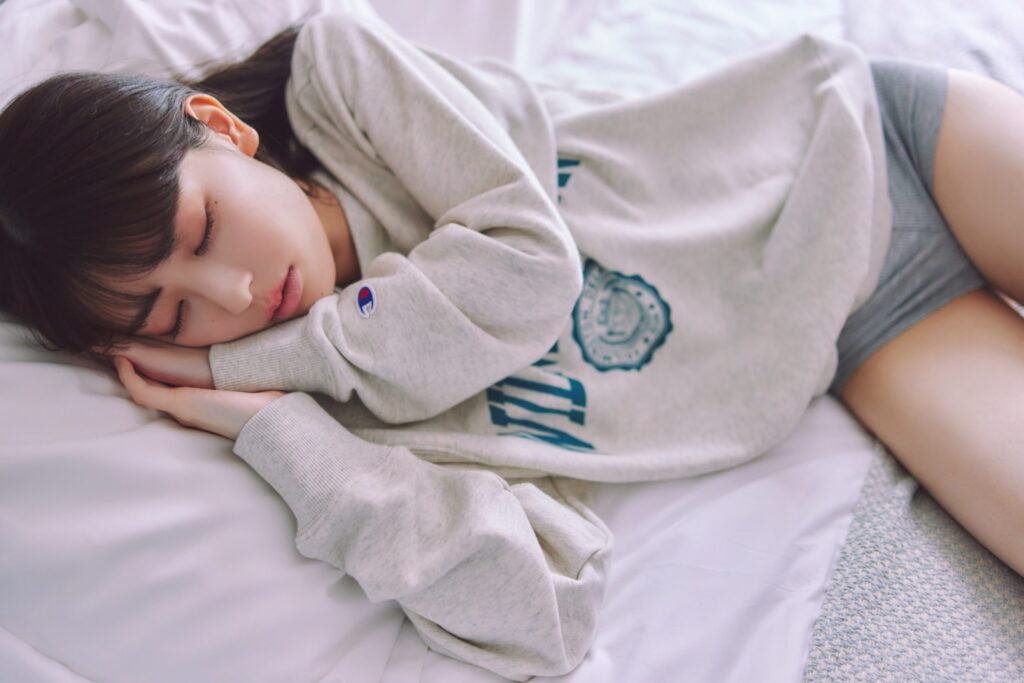 乃木坂46 岩本蓮加、1st写真集よりビキニ姿の特典ポストカード絵柄が解禁 | ENTAME next