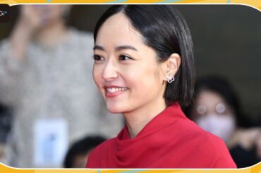 井上真央、ミニワンピで美脚を披露　スリット入りで大胆に　「東京国際映画祭」レッドカーペットに