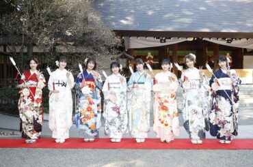 乃木坂46、過去最多タイの8名が乃木神社で成人式 - News - OTOTOY