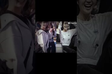 現代最強の2人🤘🦊🤘　　　　　　　　#capcut #ベビーメタル #babymetal #ショート #モアメタル #moametal #モモメタル #momometal