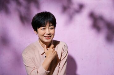 有働由美子、長年のアナウンサーキャリアを支える“秘伝の技”を伝授「ここぞ！という時には…」　バップフォーレディ新TVCM「突然の尿意」篇＆メイキング