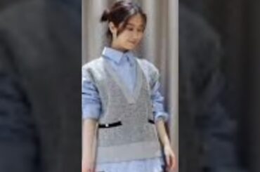 川口葵のニットベストコーデがかわいい！「マジで女神様」「モコモコの服可愛いすぎ」の声