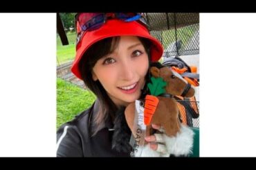 横山ルリカ、美脚まぶしいミニワンピ姿で“豪快スイング”「ナイスショット」「飛距離ものびてきた？」 To Kyo Queen