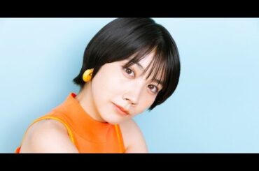 B1- 松本穂香、“月9”オフショットで見せた衝撃の姿が話題「表情筋えげつない」「キュートすぎるってば」