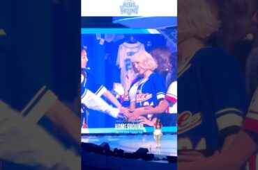 TWICE モモの腹筋を触りまくるナヨン / 2024 Fanmeeting [HOME 9ROUND] in Seoul