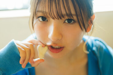 アイドルグループ 「Charlotte」の人気メンバー、17歳の女子高生・一ノ瀬瑠菜の新境地！「撮影でキャッチボールができたのが楽しくて。小学生の頃、野球チームに入っていました！」 - エンタメ - ニュース｜週プレNEWS