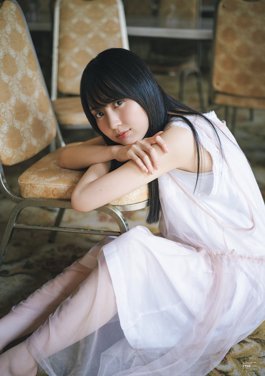 『B.L.T.2025年1月号』別冊付録：賀喜遥香（乃木坂46）　両面超ビッグポスター（裏）