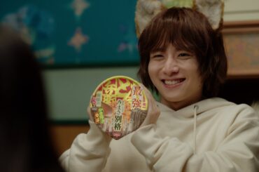 日清のどん兵衛CM「うまさ別格最強どん兵衛 篇」30秒 / 吉高由里子・板垣李光人