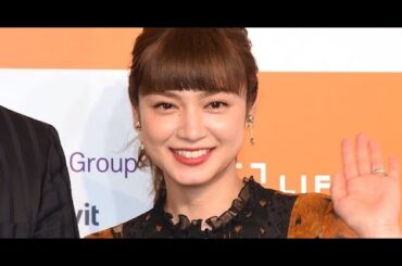 B1- 平愛梨、40歳誕生日に家族6人“全員顔出し”ショット「遺伝子を感じます」「最高に最幸な誕生日」