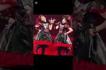 なんかこの2人もう双子にしか見えなくなった笑 #ベビーメタル  #babymetal  #ショート  #shorts  #モアメタル  #moametal  #ユイメタル  #yuimetal