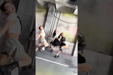 Mirrored Strategy Dance 🤸‍♀️❤️‍🔥#Nayeon #Jihyo #Tzuyu #쯔위 #ツウィ #周子瑜 #twice #shorts #fyp #트와이스 #トゥワイス