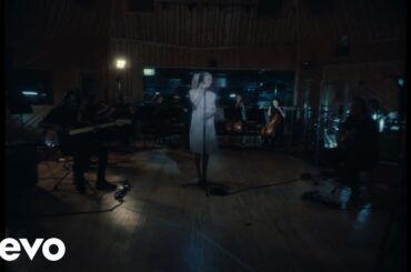 Ariana Grande - eternal sunshine (live version)