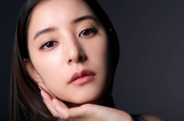 新木優子、アップショットで圧巻のツヤ肌披露　DUO新CM『バームがもう一度生まれ変わる』篇