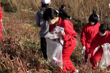 「ここきれいだ、行ってみたい」となるように さくらと菜の花まつりを前に小中学生が清掃活動＝静岡・南伊豆町