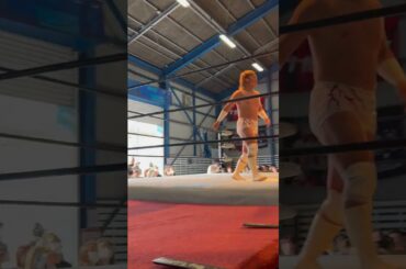 一瞬の静寂に戸惑う選手達