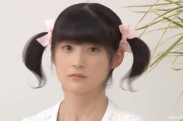 揺れるももち結び