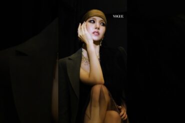 #TWICE の#MINA が自身が愛用していたトゥシューズを持参し、3月号の表紙撮影に挑んだ。 🐧 #미나 #ミナ #MISAMO #미사모 #트와이스 #MINAxVOGUEJAPAN