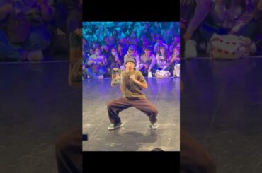 本当にたまたまこの曲が流れて、たまたま持ってました。#即興 #アニソンダンスバトル #オタク #高校生 #龍 #来栖りん さん